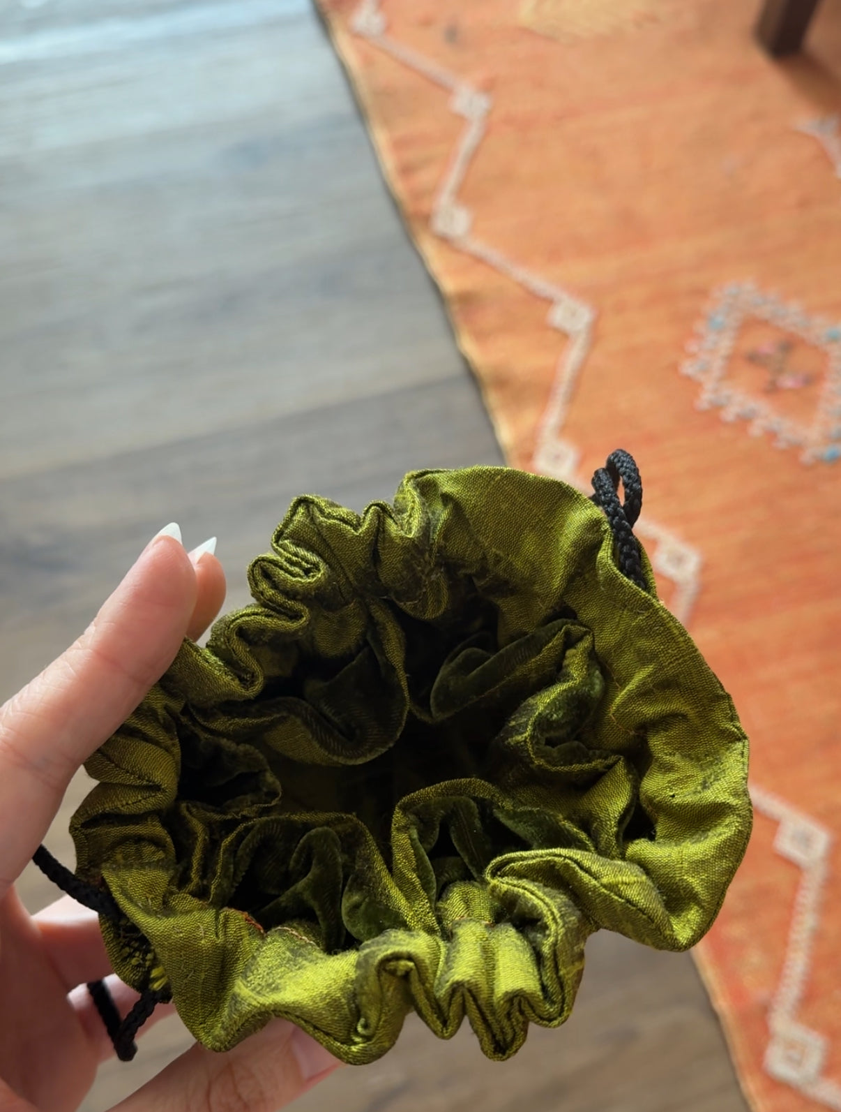 Silk crystal pouch~ with velvet