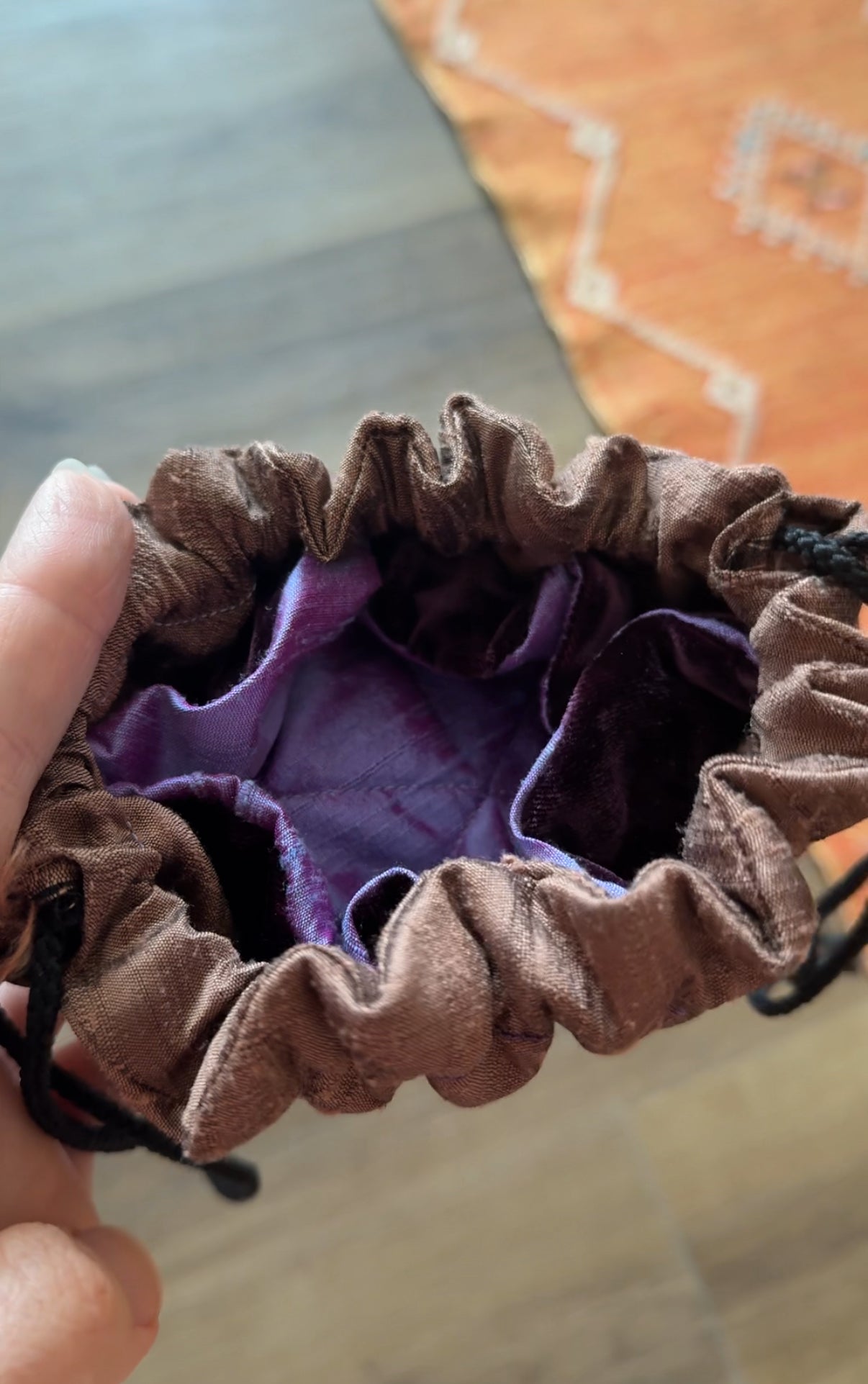 Silk crystal pouch~ with velvet