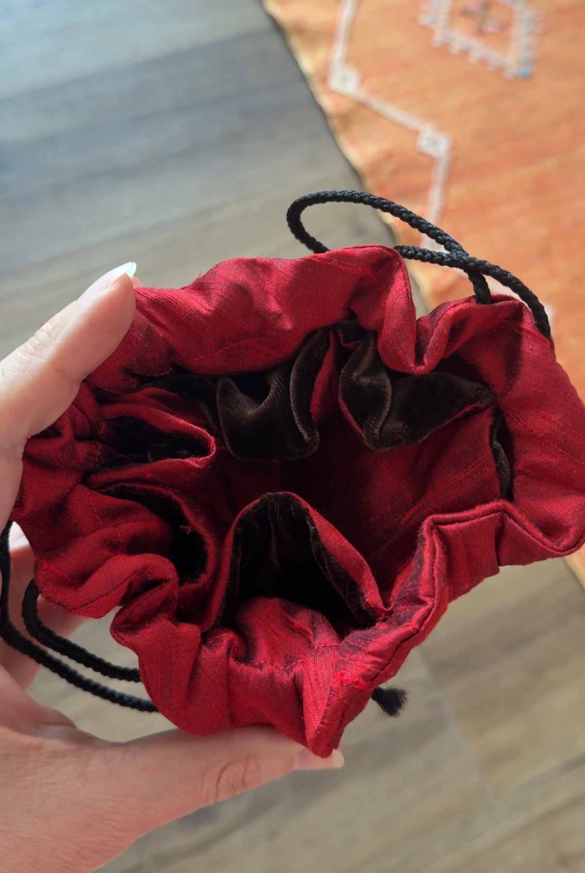 Silk crystal pouch~ with velvet