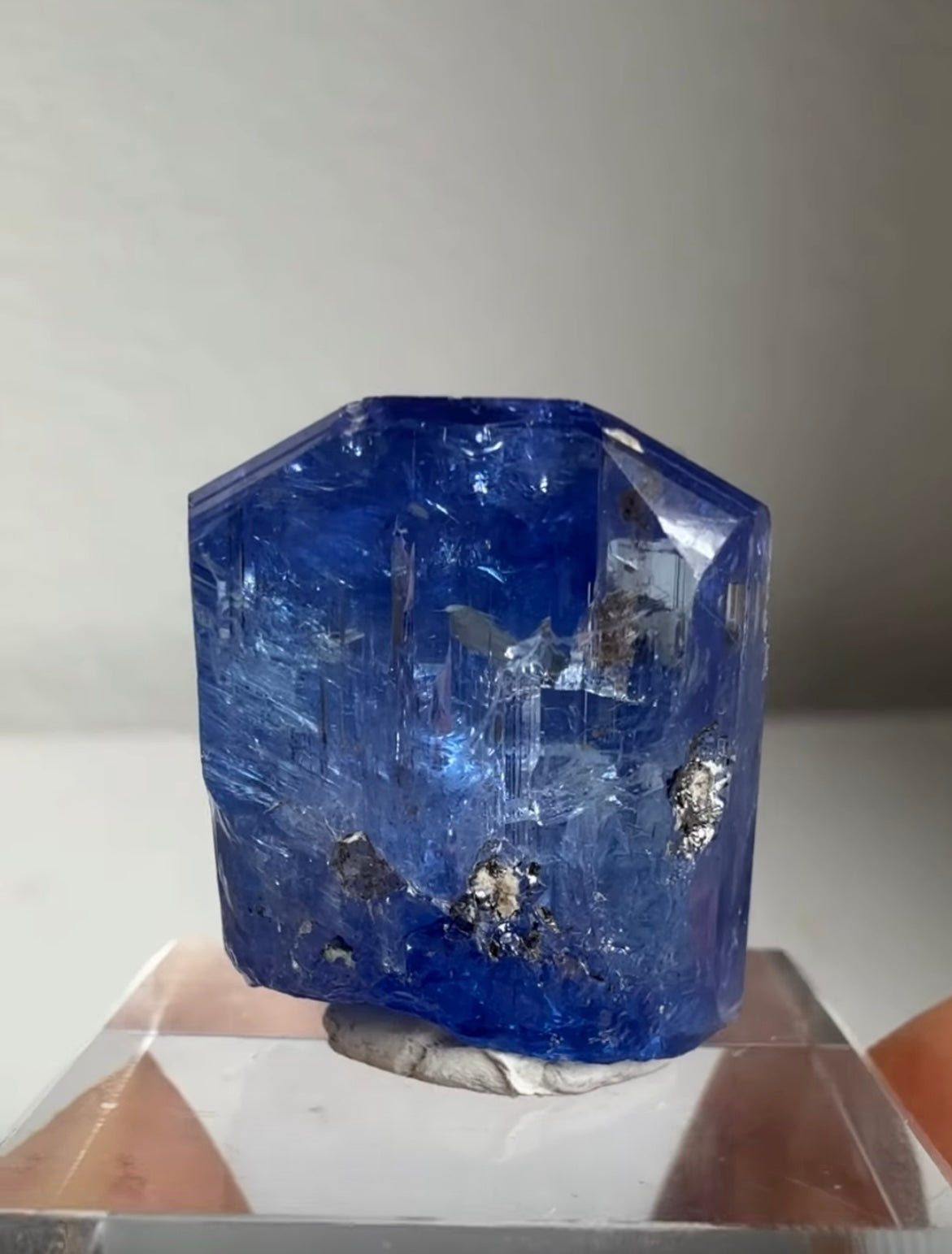 Large Tanzanite crystal