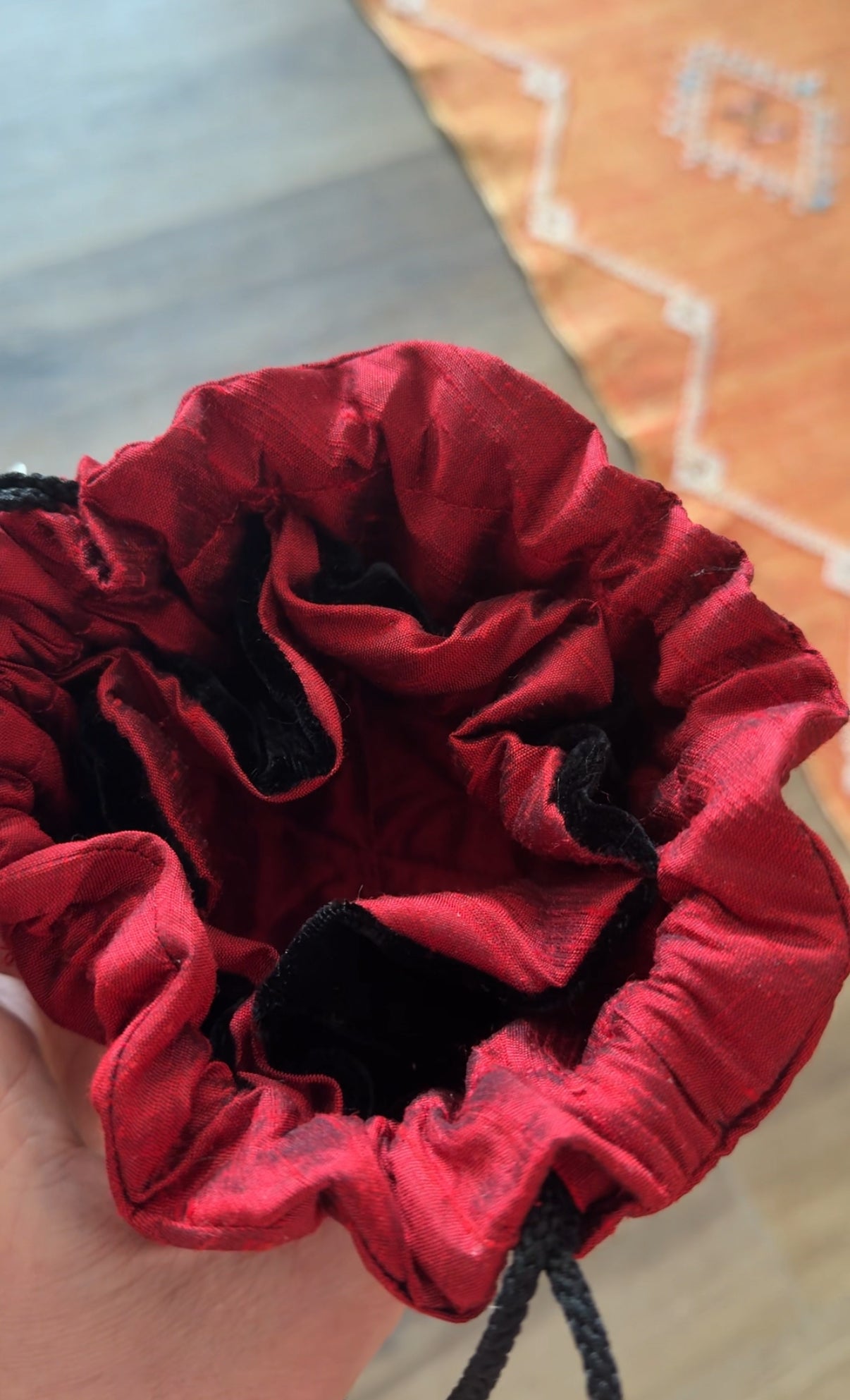 Silk crystal pouch~ with velvet